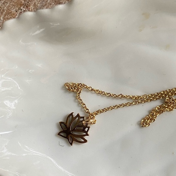 Athena Designs gold plated dainty lotus flower necklace - Picture 10 of 11